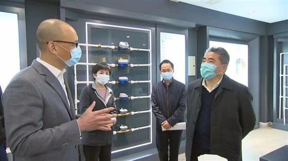 市委書記、市人大常委會(huì)主任項(xiàng)雪龍到騰越科技調(diào)研一季度生產(chǎn)經(jīng)營(yíng)情況 